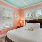 Four Flowers Guesthouse