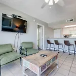 The Barbados -Bright Condo W Pool