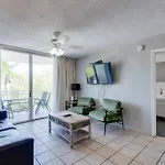 The Barbados -Bright Condo W Pool
