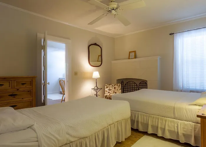 Casa 325 Guesthouse