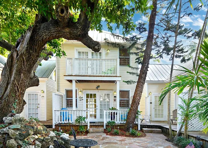 Tranquility By Avantstay Close To Duval St W Bbq Shared Pool