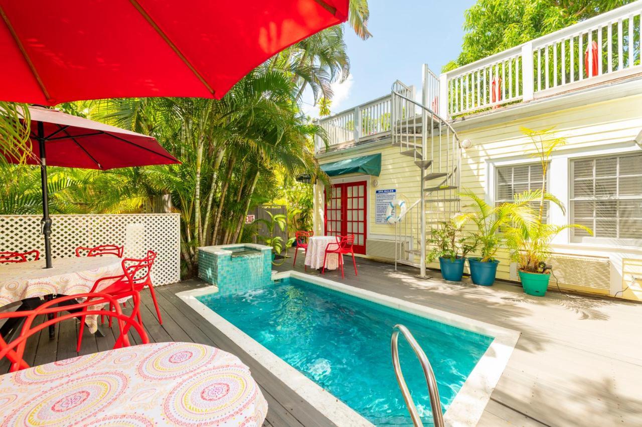 Knowles House - Adult Only Bed & Breakfast 3*