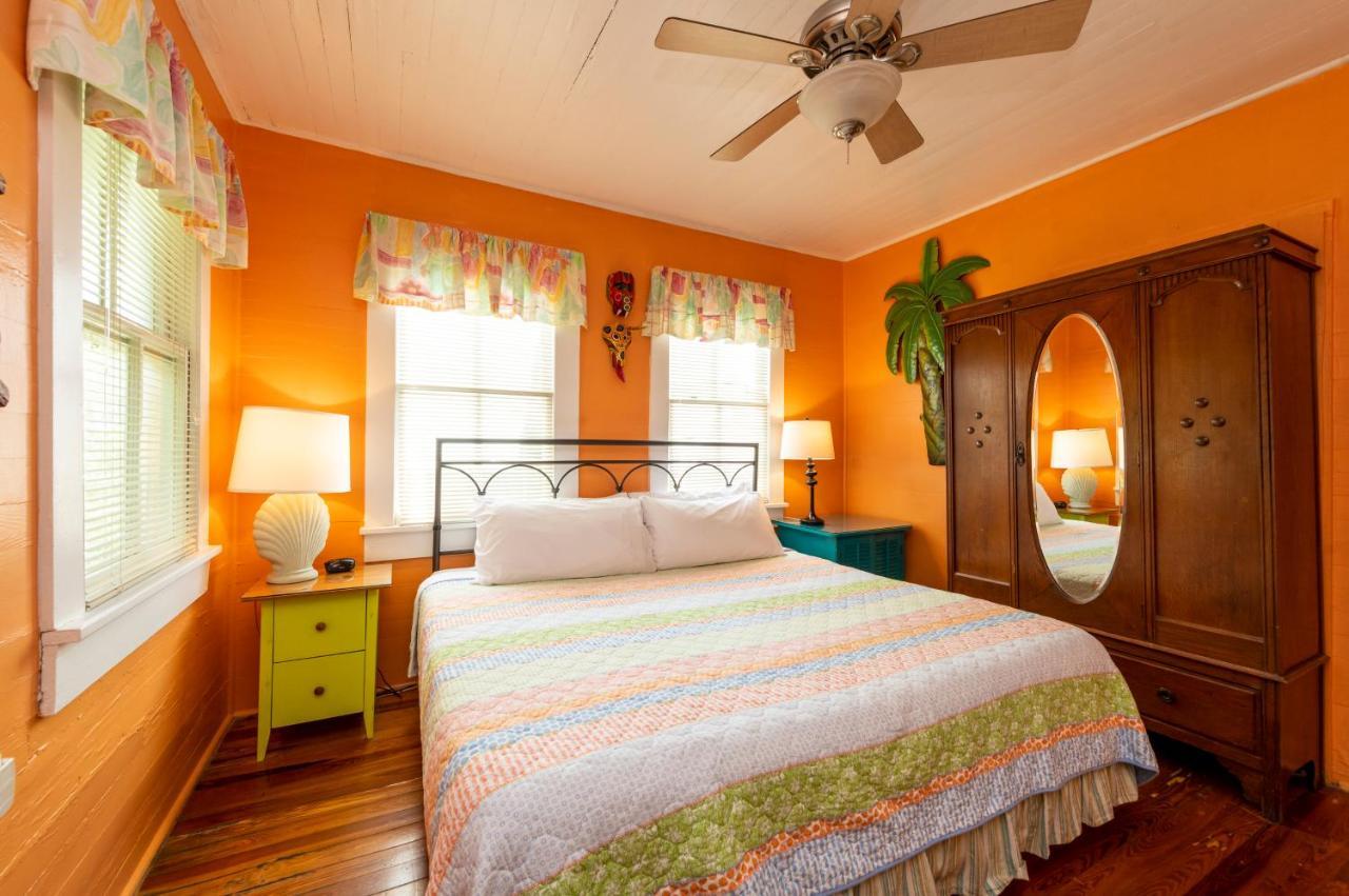 Knowles House - Adult Only Bed & Breakfast Key West