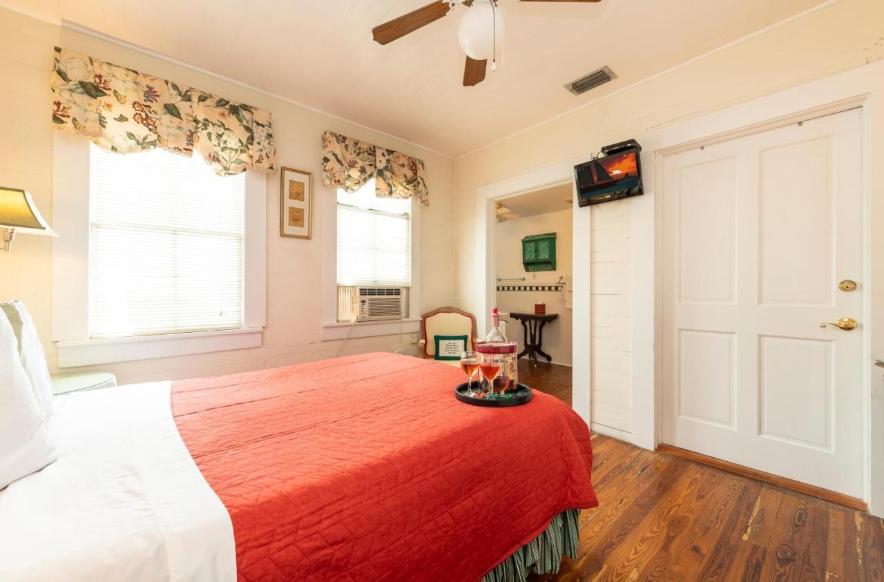 Knowles House - Adult Only Bed & Breakfast