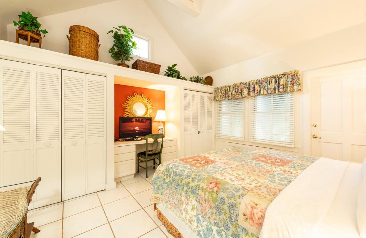 Knowles House - Adult Only Bed & Breakfast Key West