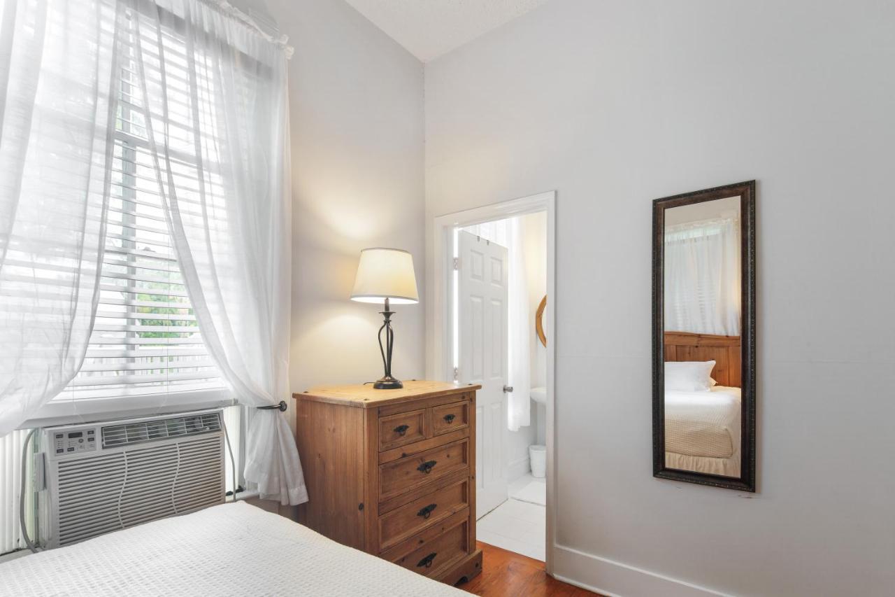 Casa 325 Inn