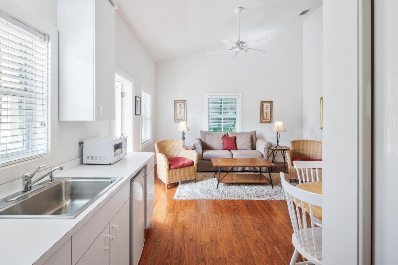 Casa 325 Inn 2*