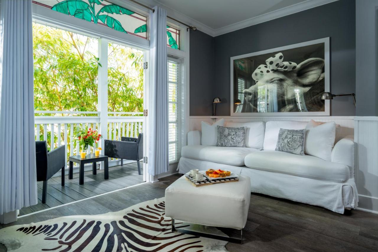 Alexander'S Guesthouse-Adult Exclusive Bed & Breakfast 3*