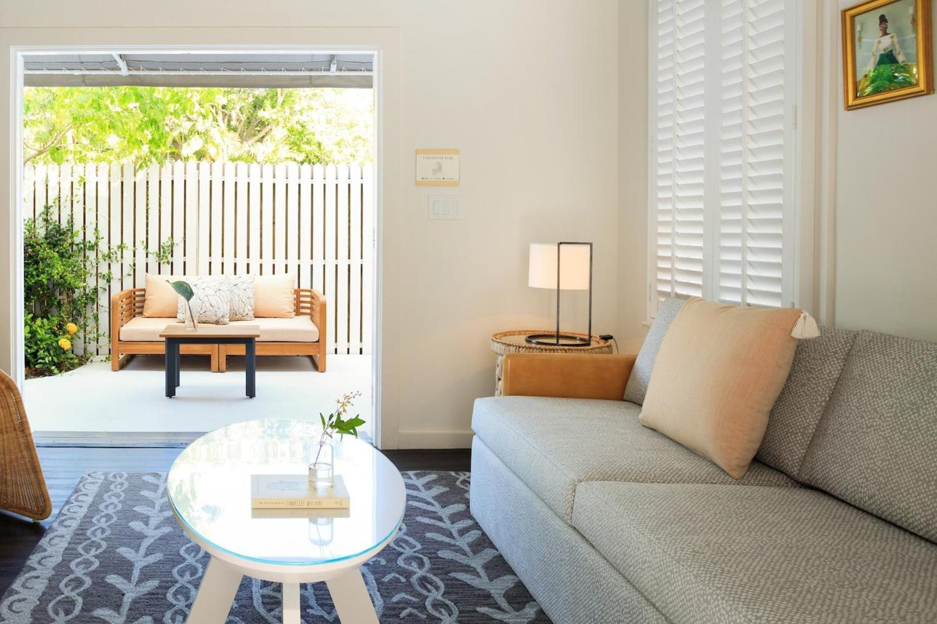 Hotel Ella's - Historic 3*