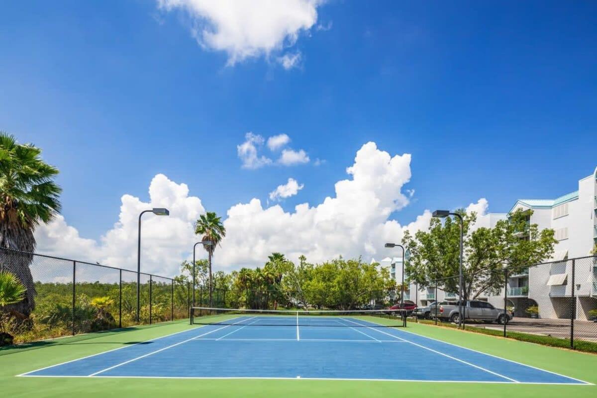 The Barbados -bright W Pool Holiday home
