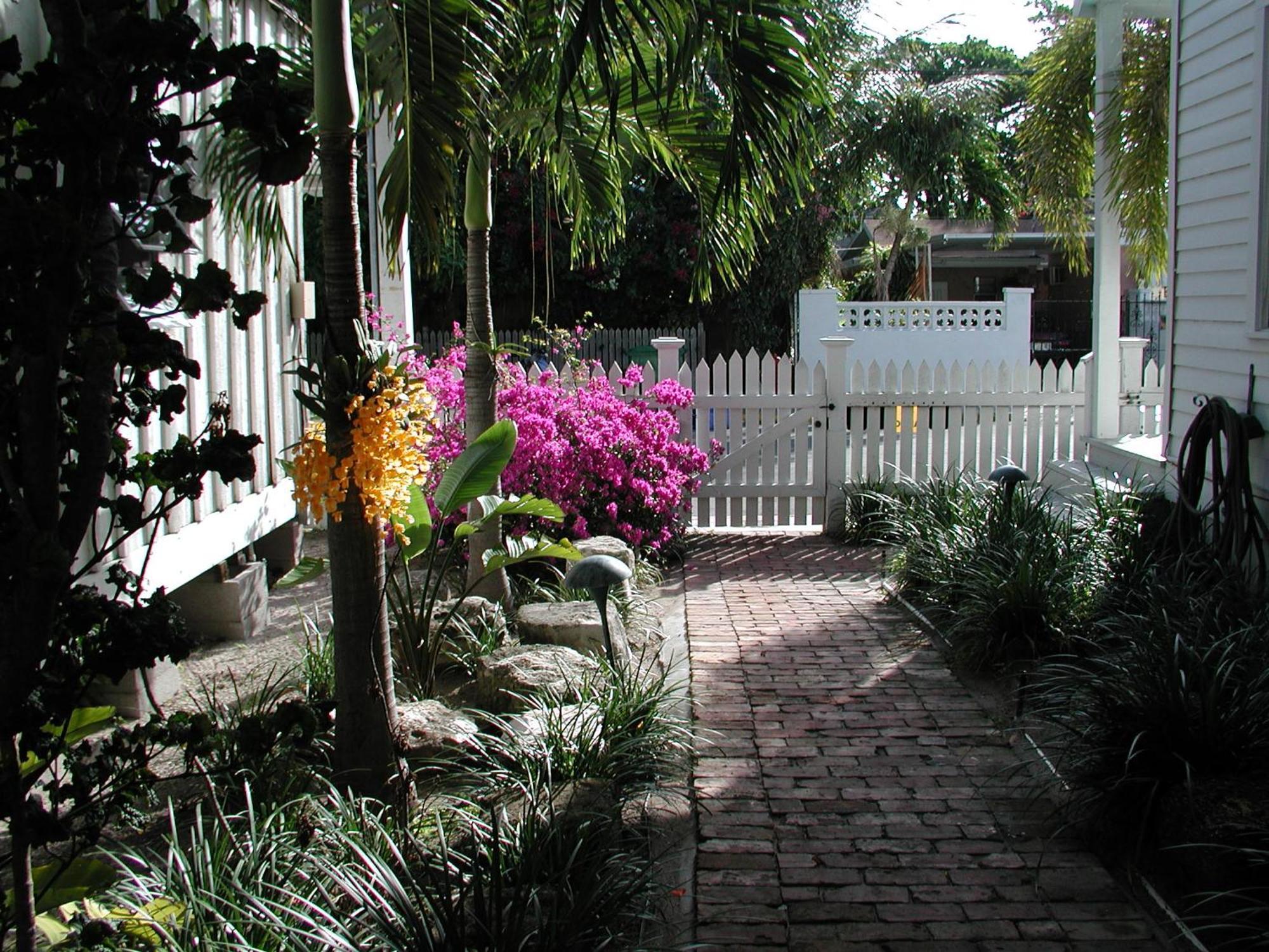 Bahama Gardens - Conch House Holiday home *
