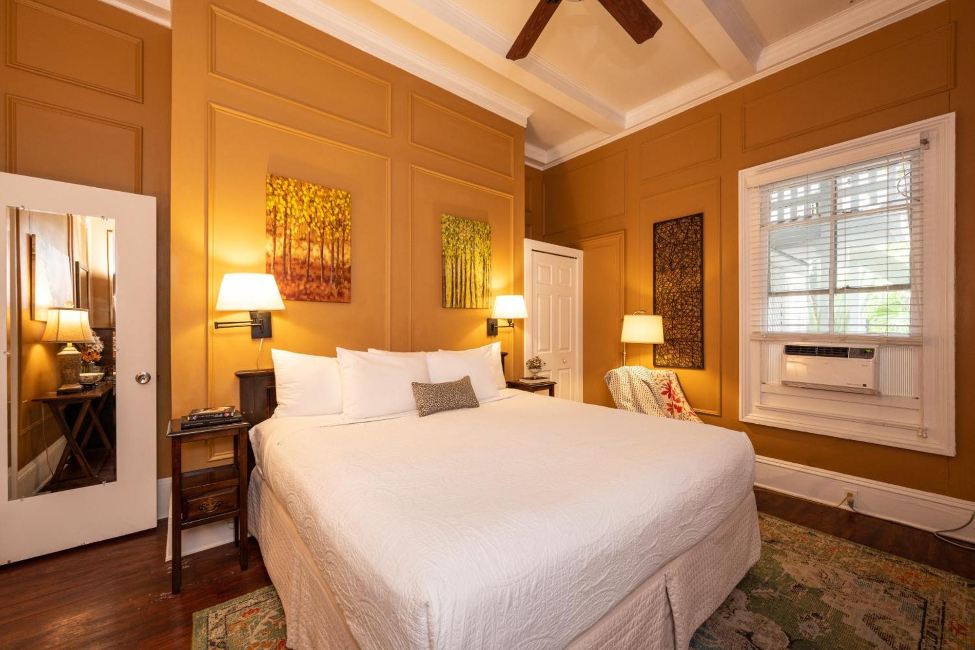 Old Town Manor 3*