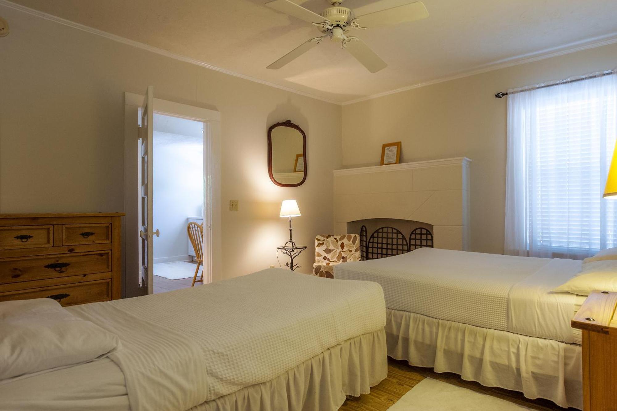 Casa 325 Inn