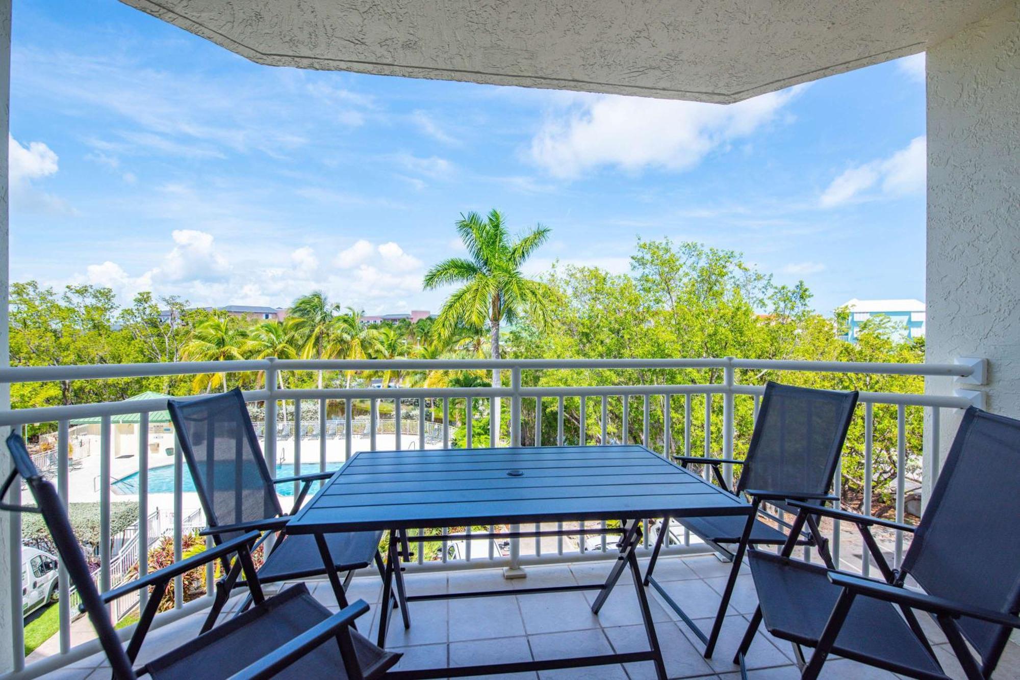 The Barbados -bright W Pool *