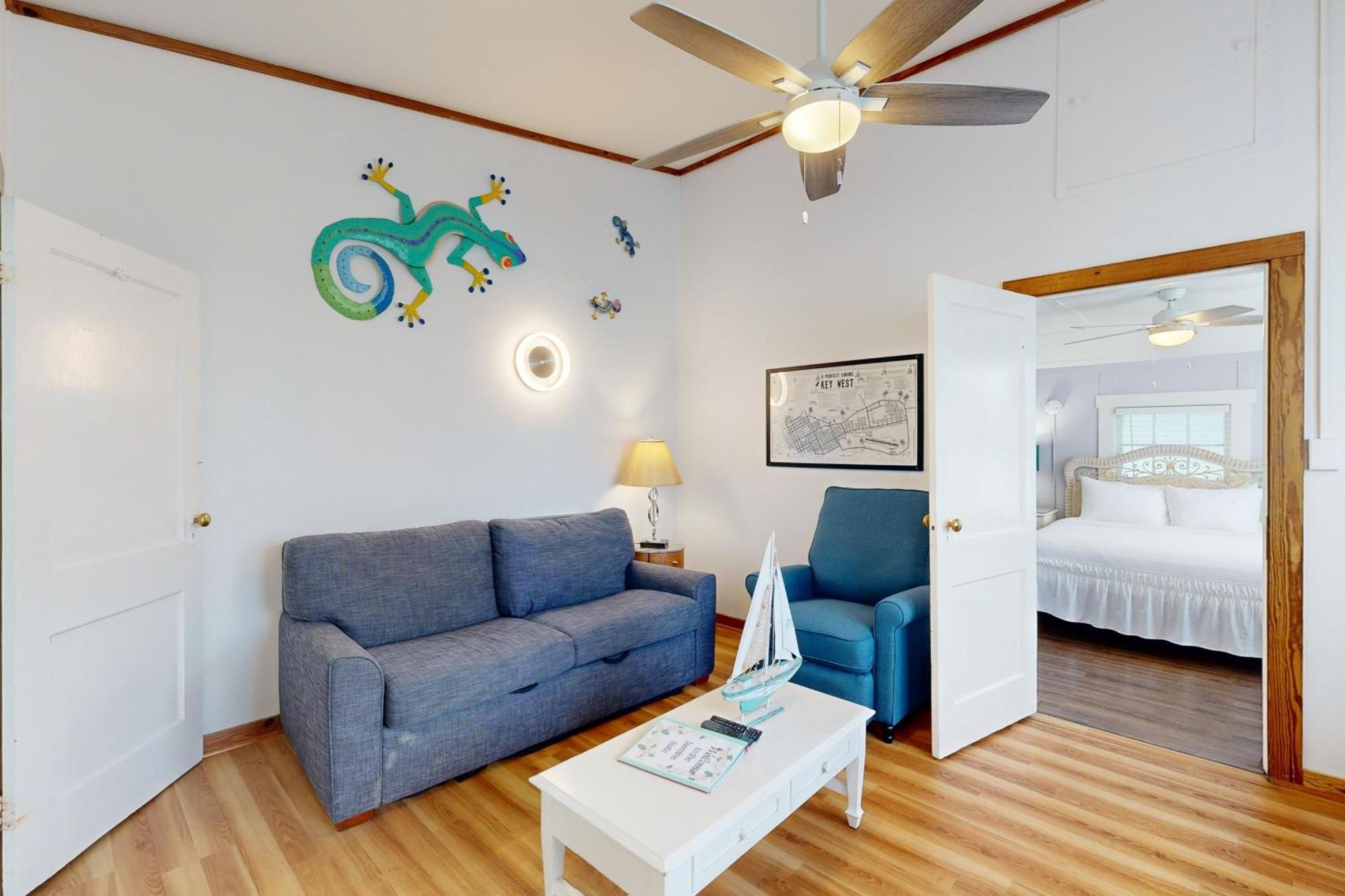 Four Flowers Apartment Key West