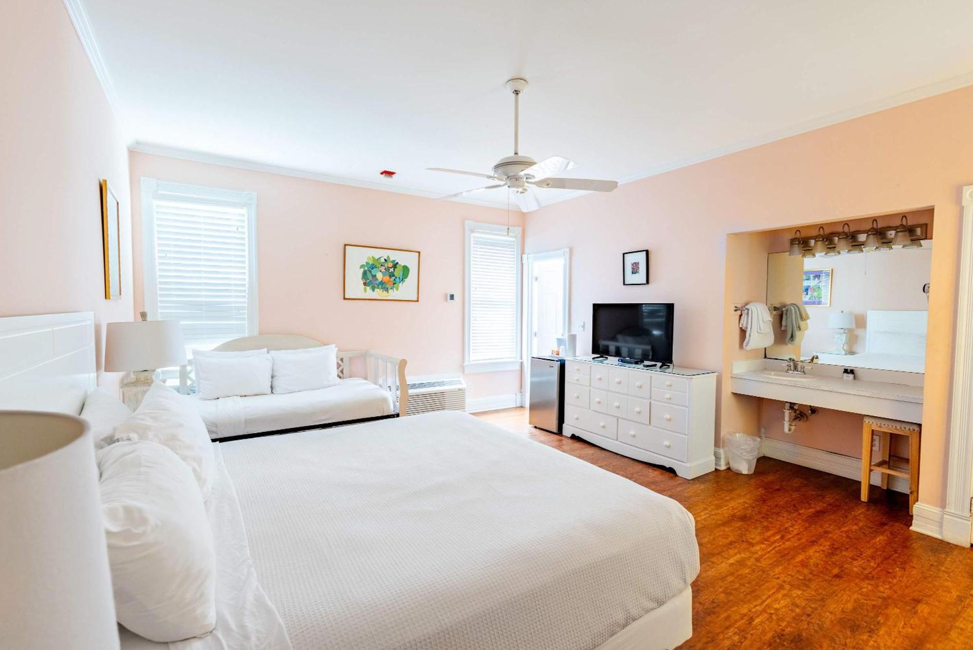 King At Curry Mansion With Heated Pool! Key West