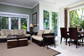 Townhomes On Windsor 3*