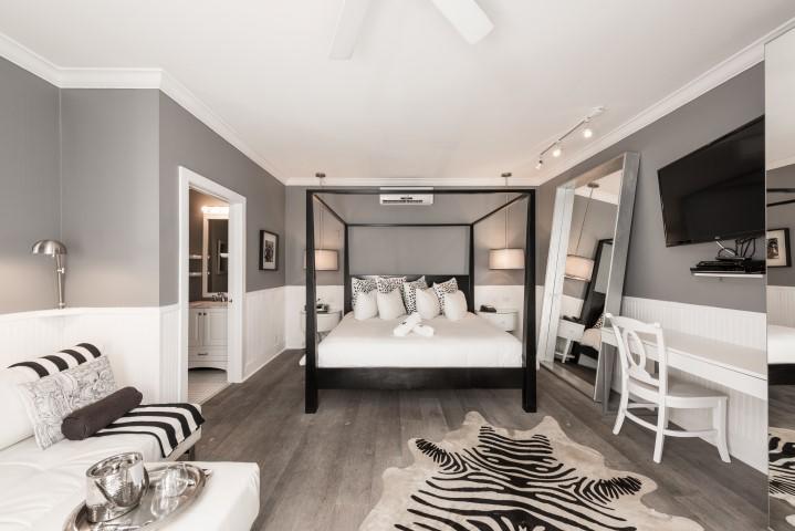 Alexander'S Guesthouse-Adult Exclusive Bed & Breakfast