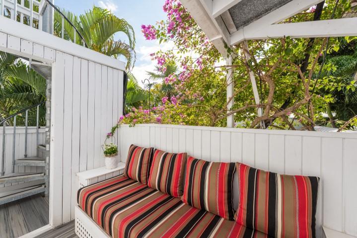 Alexander'S Guesthouse-Adult Exclusive 3*