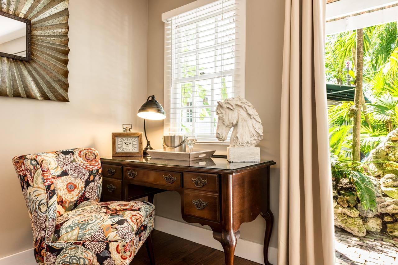 Old Town Manor 3*