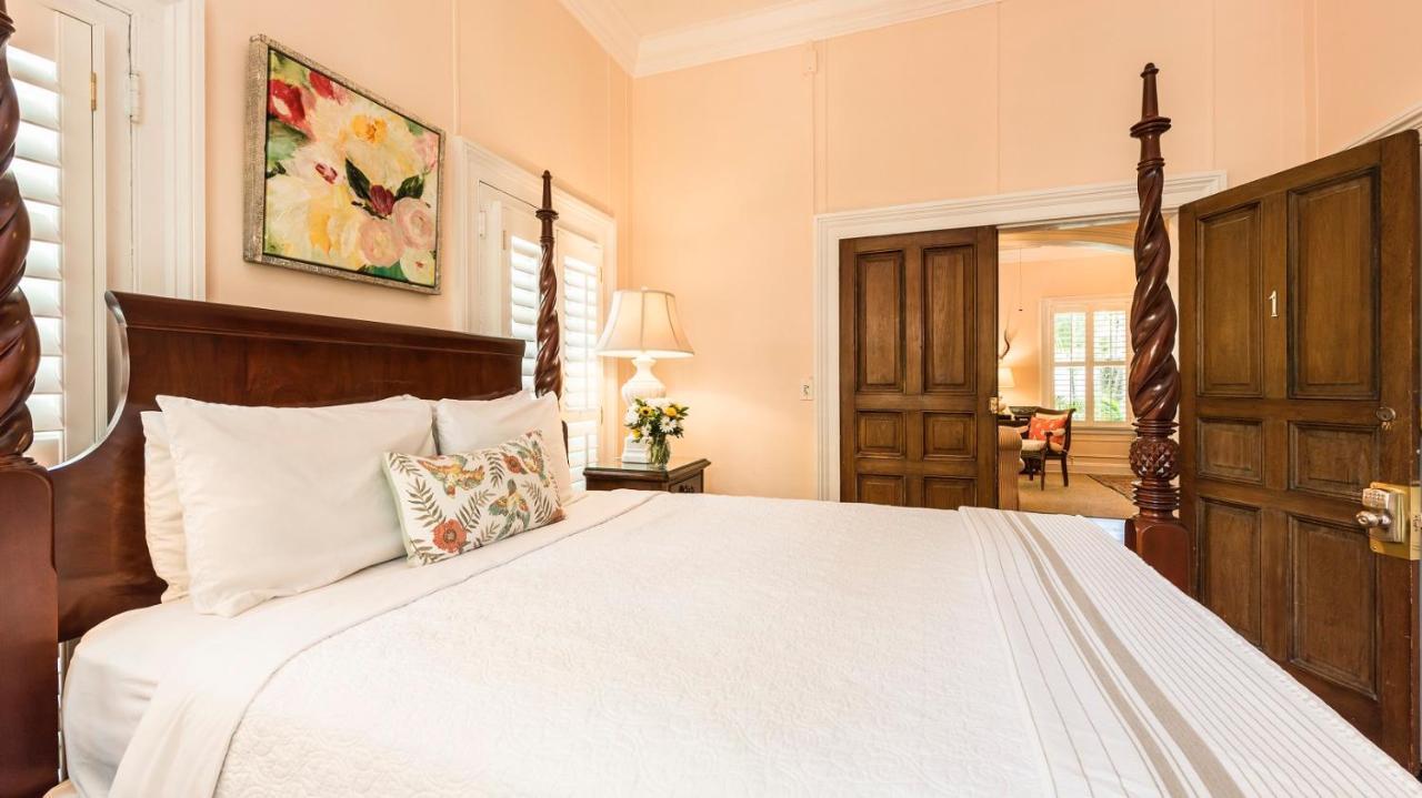Old Town Manor Bed & Breakfast