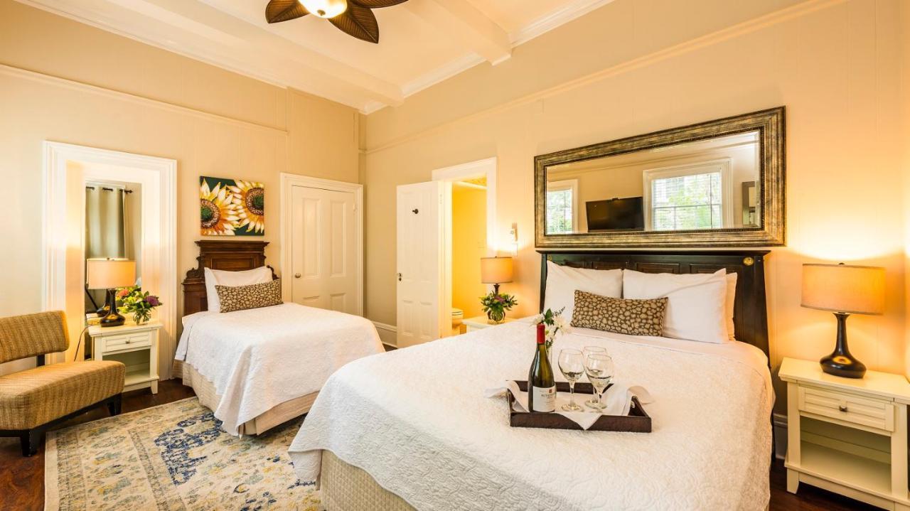 Old Town Manor 3*