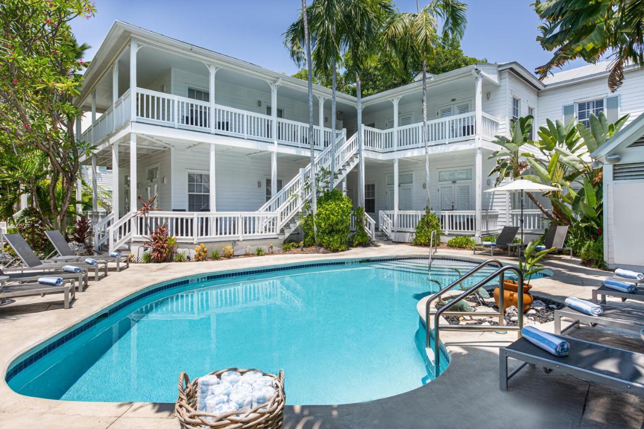 Inn Paradise - Adult Exclusive